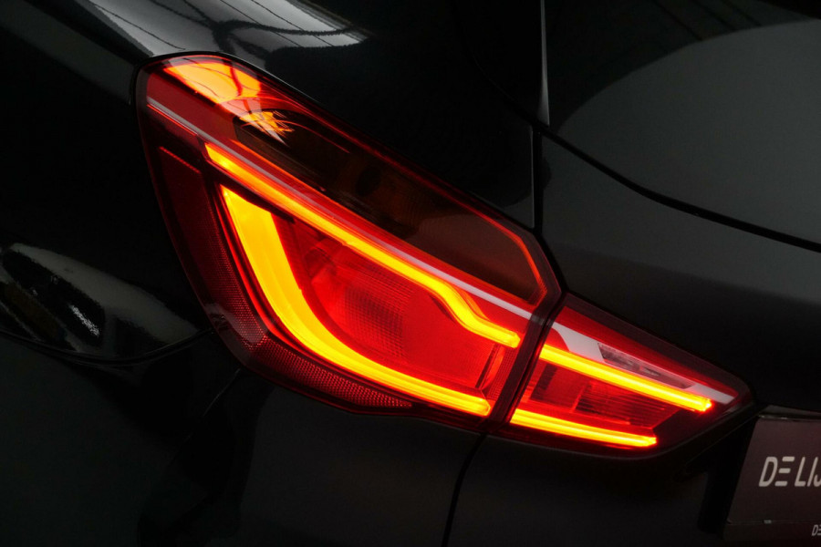BMW X1 sDrive18i Sport Line Automaat 140 PK Facelift |Pano-dak | Leder | Stoelverwarming | Memory | Camera | LED | PDC |