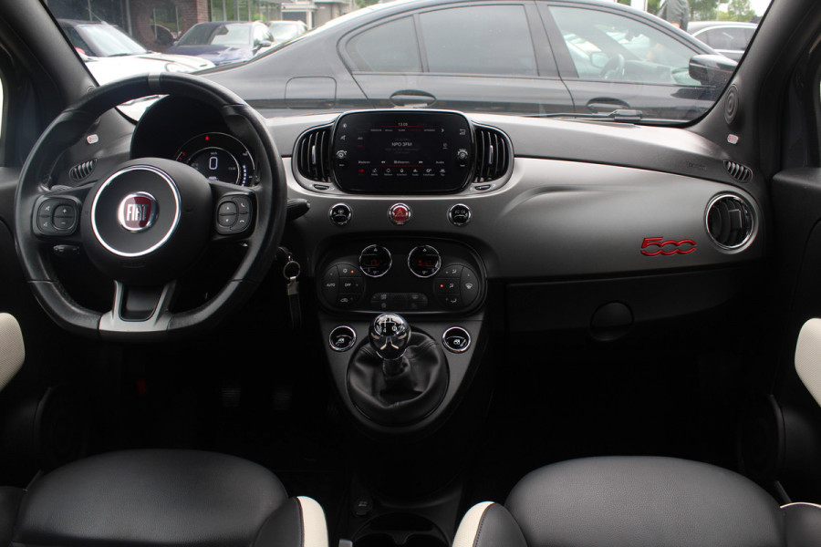 Fiat 500 1.2 Lounge / Apple CarPlay / Half leder / Parkeerhulp achter / 15'' / Beats / DAB / Bluetooth / Cruise Control / Getint glas