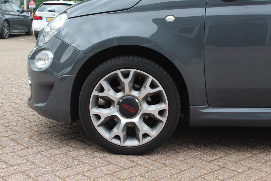 Fiat 500 1.2 Lounge / Apple CarPlay / Half leder / Parkeerhulp achter / 15'' / Beats / DAB / Bluetooth / Cruise Control / Getint glas