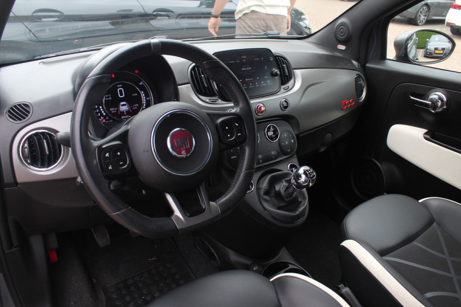 Fiat 500 1.2 Lounge / Apple CarPlay / Half leder / Parkeerhulp achter / 15'' / Beats / DAB / Bluetooth / Cruise Control / Getint glas