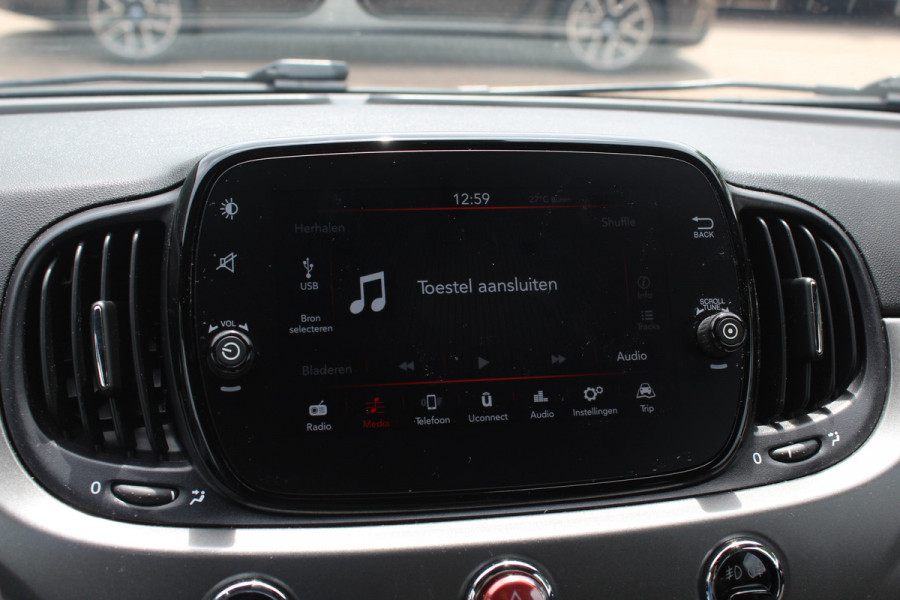 Fiat 500 1.2 Lounge / Apple CarPlay / Half leder / Parkeerhulp achter / 15'' / Beats / DAB / Bluetooth / Cruise Control / Getint glas