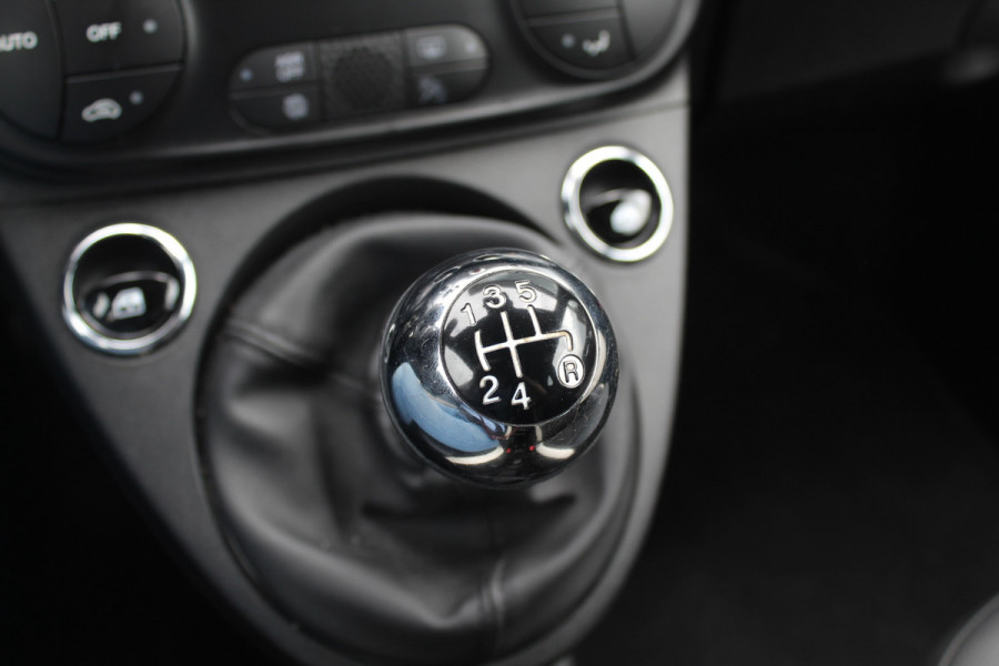 Fiat 500 1.2 Lounge / Apple CarPlay / Half leder / Parkeerhulp achter / 15'' / Beats / DAB / Bluetooth / Cruise Control / Getint glas