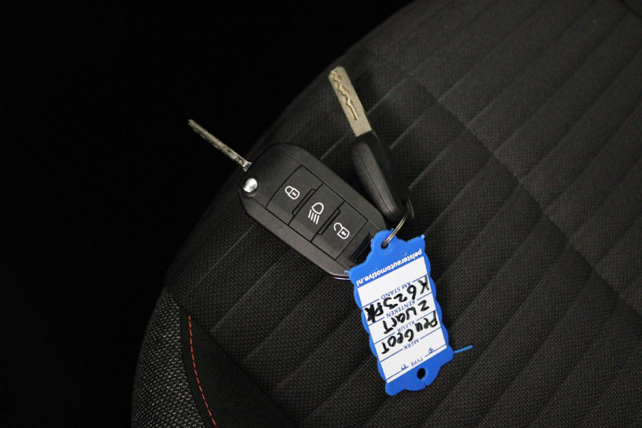 Peugeot 208 1.2 PureTech Blue Lease Active (PARKEERSENSOREN ACHTER, NAVIGATIE, BLUETOOTH, NL-AUTO, GOED ONDERHOUDEN)