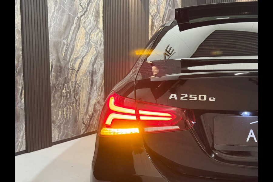 Mercedes-Benz A-Klasse 250e AMG |PANO|SFEER|BURMESTER|CAMERA|BOMVOL