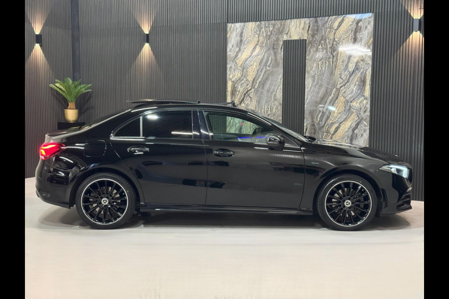 Mercedes-Benz A-Klasse 250e AMG |PANO|SFEER|BURMESTER|CAMERA|BOMVOL