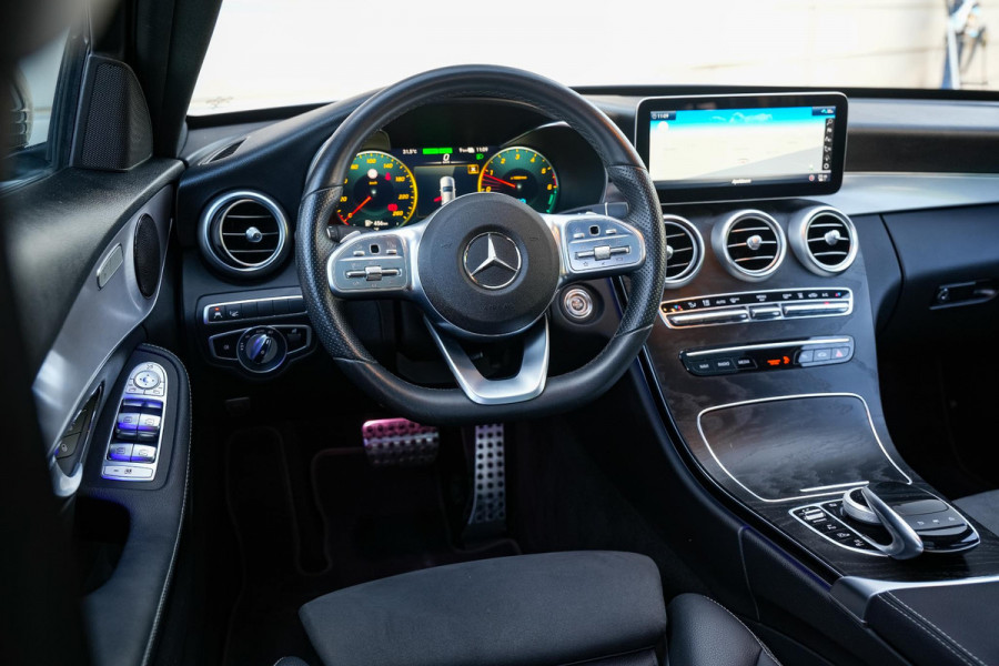 Mercedes-Benz C-Klasse 300 de AMG Line Pano Navi