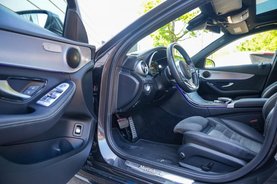Mercedes-Benz C-Klasse 300 de AMG Line Pano Navi