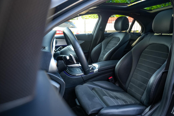 Mercedes-Benz C-Klasse 300 de AMG Line Pano Navi