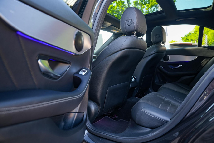 Mercedes-Benz C-Klasse 300 de AMG Line Pano Navi