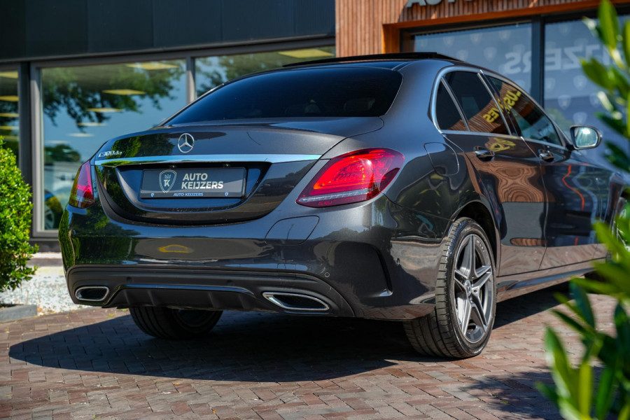 Mercedes-Benz C-Klasse 300 de AMG Line Pano Navi