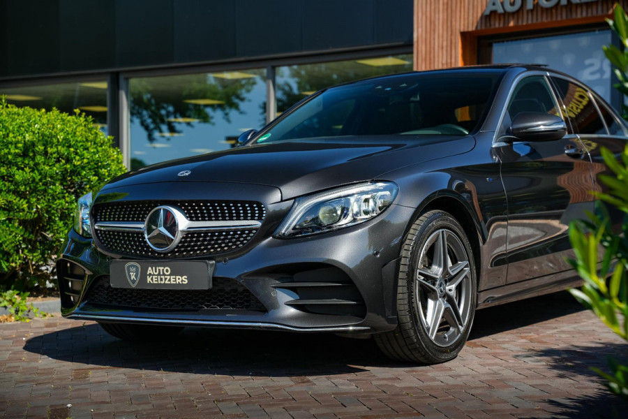 Mercedes-Benz C-Klasse 300 de AMG Line Pano Navi