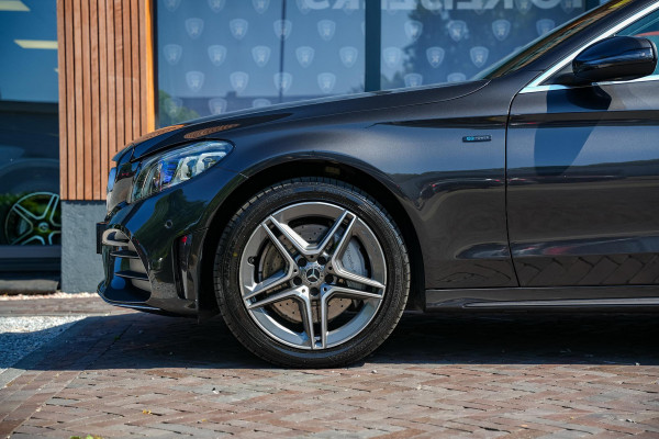 Mercedes-Benz C-Klasse 300 de AMG Line Pano Navi