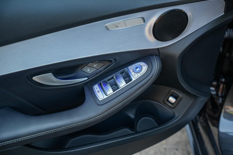 Mercedes-Benz C-Klasse 300 de AMG Line Pano Navi