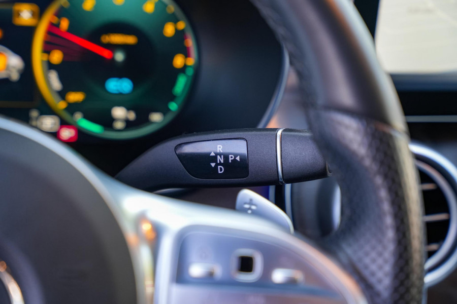 Mercedes-Benz C-Klasse 300 de AMG Line Pano Navi