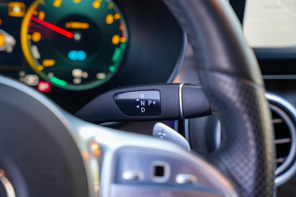 Mercedes-Benz C-Klasse 300 de AMG Line Pano Navi
