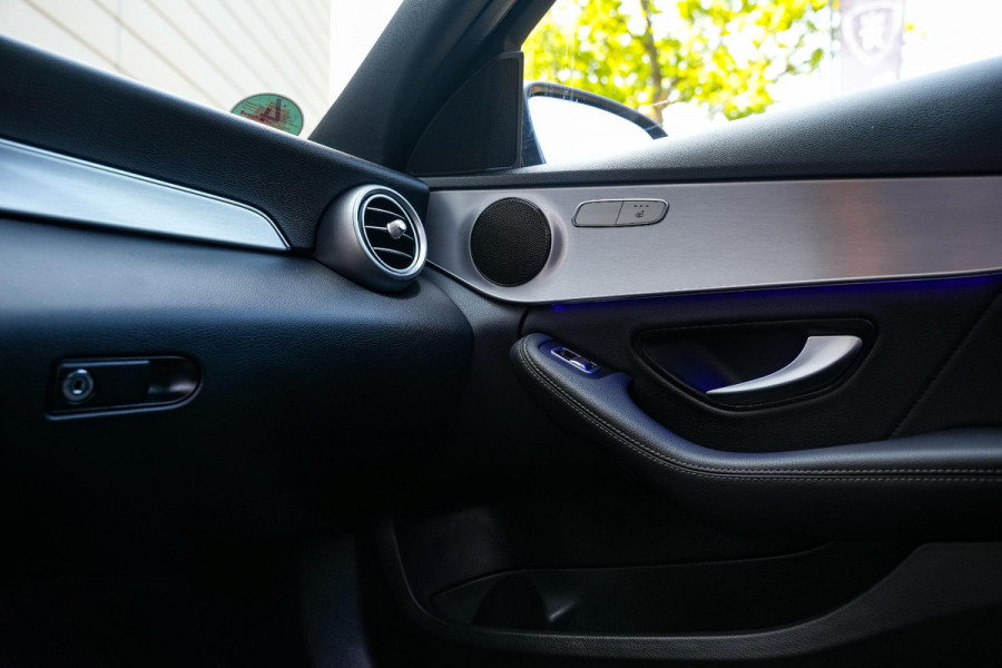 Mercedes-Benz C-Klasse 300 de AMG Line Pano Navi