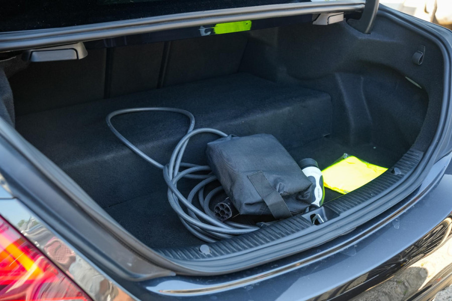 Mercedes-Benz C-Klasse 300 de AMG Line Pano Navi