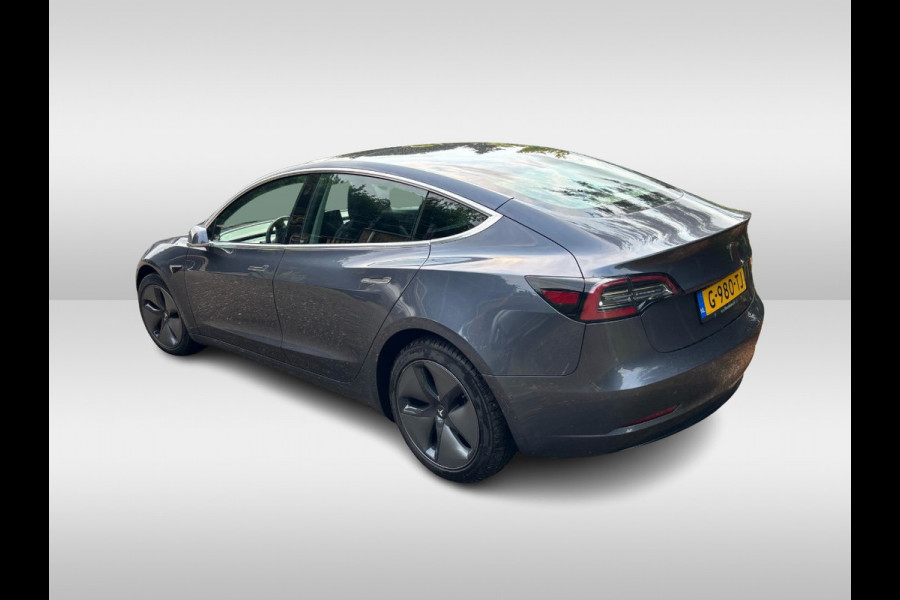 Tesla Model 3 Standard RWD Plus 60 kWh / Autopilot / Panoramadak / Camera / Premium Audio / 18'' / Leder