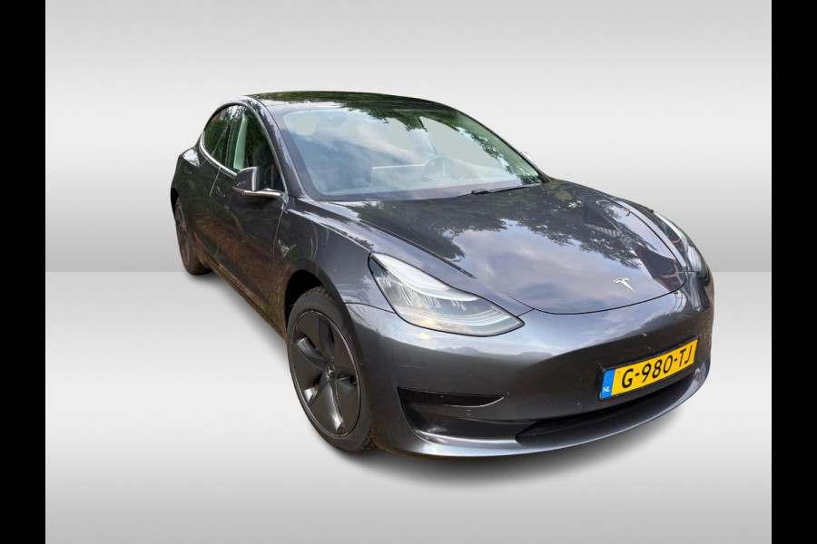 Tesla Model 3 Standard RWD Plus 60 kWh / Autopilot / Panoramadak / Camera / Premium Audio / 18'' / Leder