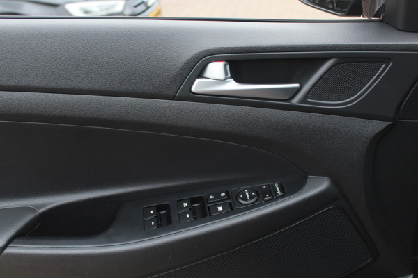 Hyundai Tucson 1.6 GDi Comfort / Trekhaak / Camera / Leder / Navigatie / 19'' / Stoelverwarming 4x / DAB / Cruise Control