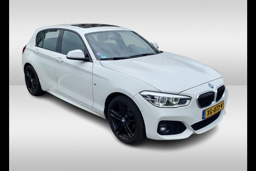 BMW 1-serie 118i High Exe. M Sport / Schuifdak / Camera / Leder / 18'' / Navigatie / Sportstoelen / Stoelverwarming / DAB / Cruise Control