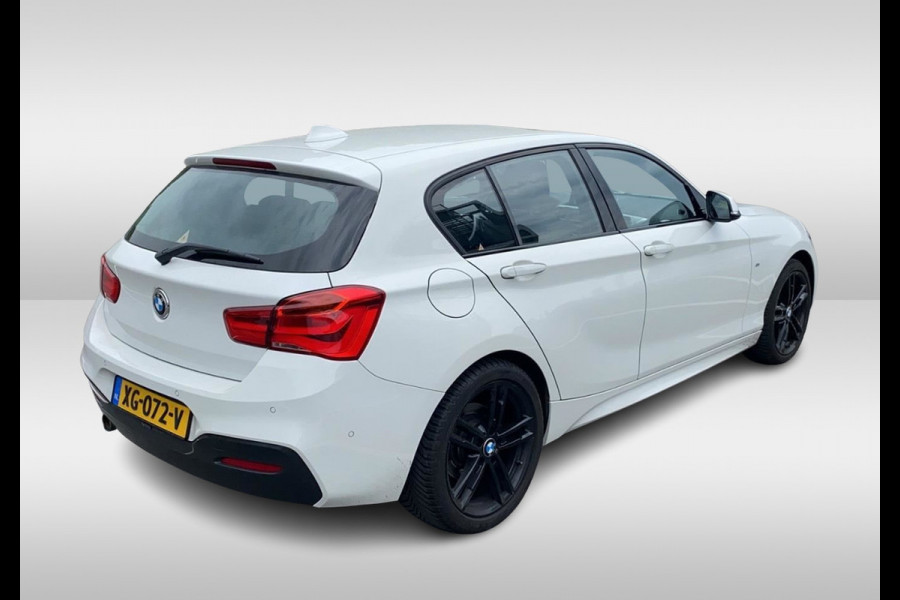 BMW 1-serie 118i High Exe. M Sport / Schuifdak / Camera / Leder / 18'' / Navigatie / Sportstoelen / Stoelverwarming / DAB / Cruise Control
