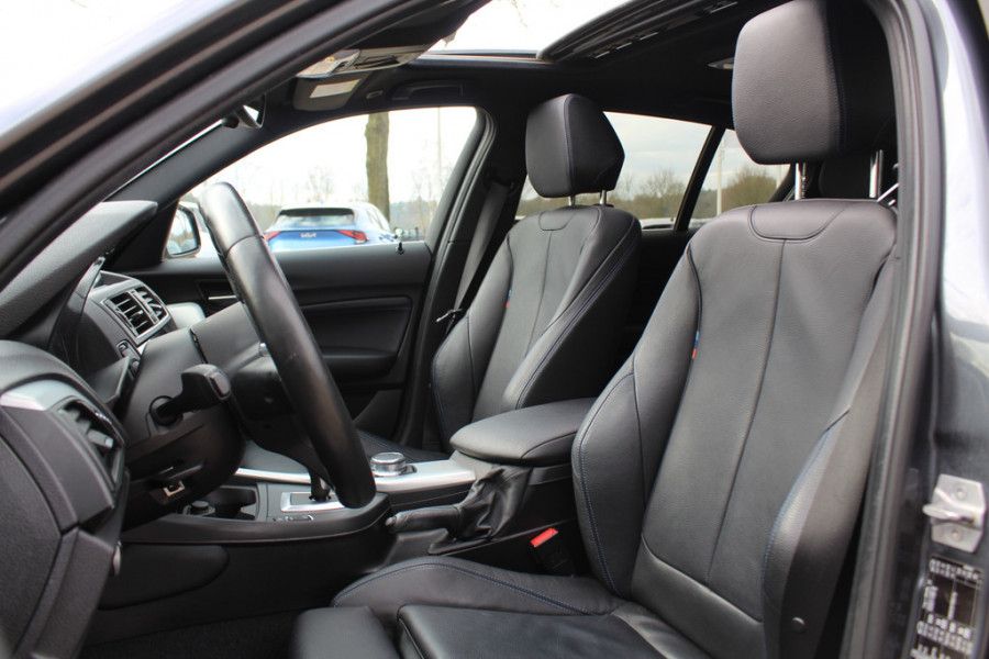 BMW 1-serie 118i High Exe. M Sport / Schuifdak / Camera / Leder / 18'' / Navigatie / Sportstoelen / Stoelverwarming / DAB / Cruise Control