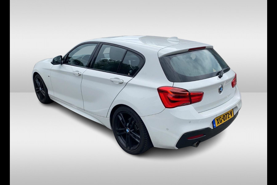 BMW 1-serie 118i High Exe. M Sport / Schuifdak / Camera / Leder / 18'' / Navigatie / Sportstoelen / Stoelverwarming / DAB / Cruise Control