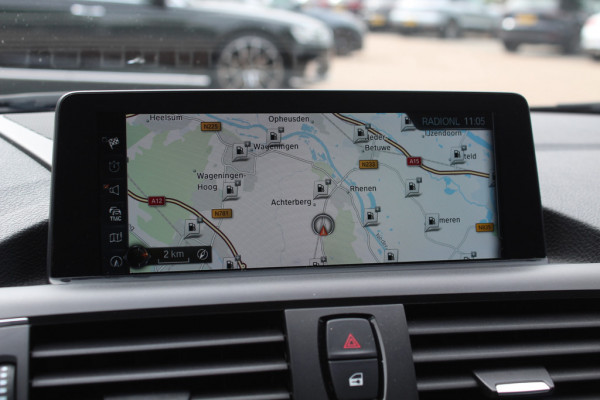 BMW 1-serie 118i High Exe. M Sport / Schuifdak / Camera / Leder / 18'' / Navigatie / Sportstoelen / Stoelverwarming / DAB / Cruise Control