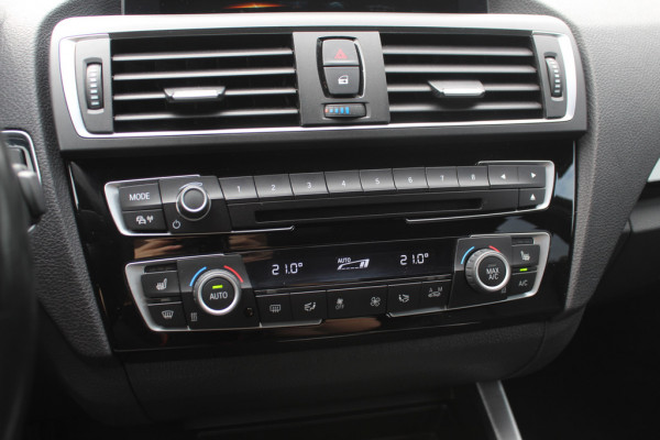 BMW 1-serie 118i High Exe. M Sport / Schuifdak / Camera / Leder / 18'' / Navigatie / Sportstoelen / Stoelverwarming / DAB / Cruise Control