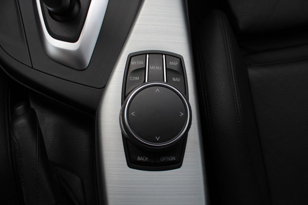 BMW 1-serie 118i High Exe. M Sport / Schuifdak / Camera / Leder / 18'' / Navigatie / Sportstoelen / Stoelverwarming / DAB / Cruise Control