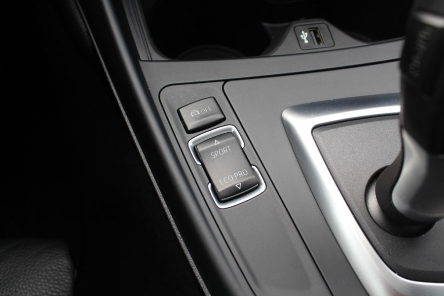 BMW 1-serie 118i High Exe. M Sport / Schuifdak / Camera / Leder / 18'' / Navigatie / Sportstoelen / Stoelverwarming / DAB / Cruise Control