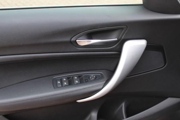 BMW 1-serie 118i High Exe. M Sport / Schuifdak / Camera / Leder / 18'' / Navigatie / Sportstoelen / Stoelverwarming / DAB / Cruise Control