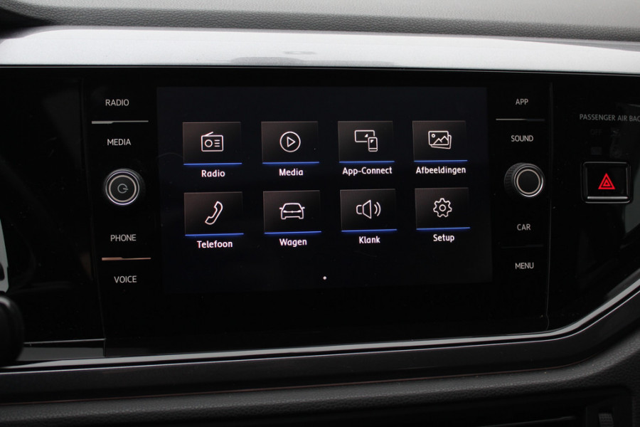 Volkswagen Polo 1.0 TSI Highline 3x R-line / Full option! / Panoramadak / Camera / Virtual Cockpit / Keyless / 17'' / Dynaudio / Winterpakket / LED Koplampen / Navigatie / DAB / ACC