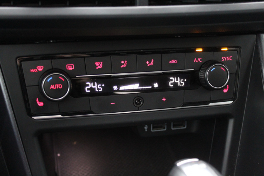 Volkswagen Polo 1.0 TSI Highline 3x R-line / Full option! / Panoramadak / Camera / Virtual Cockpit / Keyless / 17'' / Dynaudio / Winterpakket / LED Koplampen / Navigatie / DAB / ACC