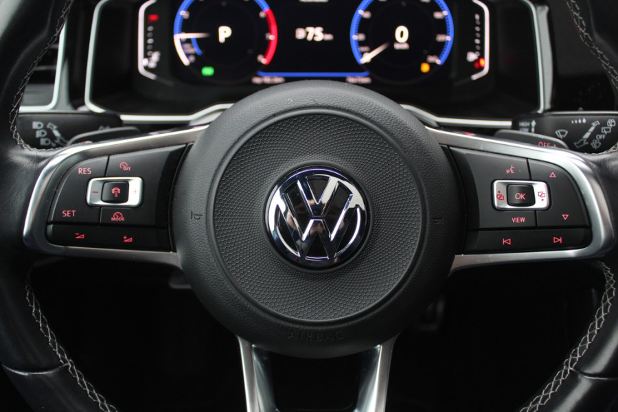 Volkswagen Polo 1.0 TSI Highline 3x R-line / Full option! / Panoramadak / Camera / Virtual Cockpit / Keyless / 17'' / Dynaudio / Winterpakket / LED Koplampen / Navigatie / DAB / ACC