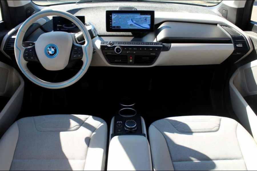 BMW i3 S iPerformance 94Ah 33 kWh / Full option! / Panoramadak / Camera / Keyless / 20'' / Warmtepomp / Harman Kardon / Apple CarPlay / DAB / Getint glas / Stoelverwarming / ACC