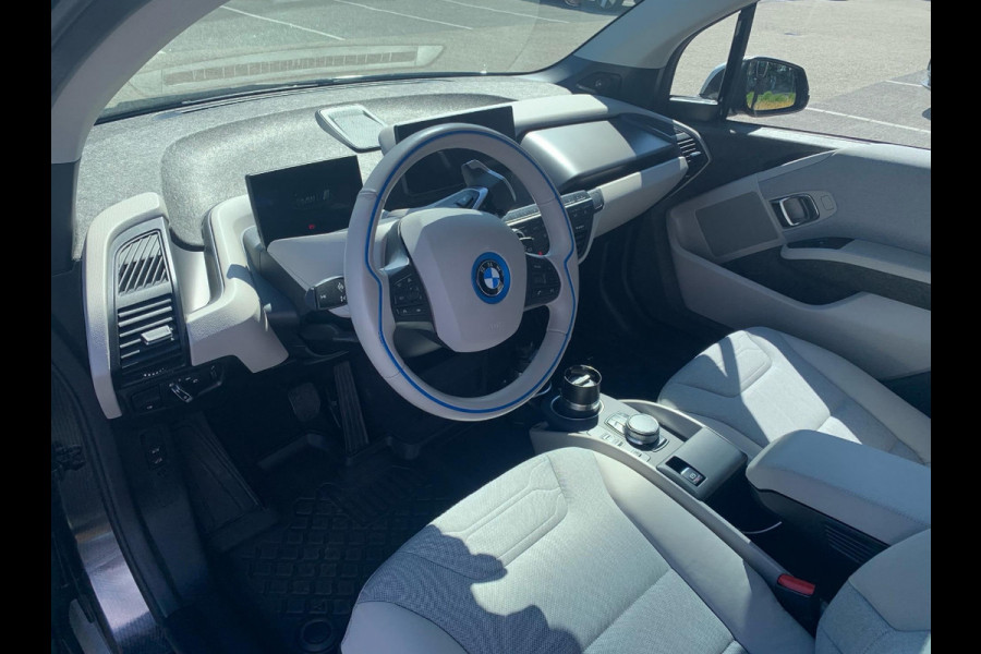 BMW i3 S iPerformance 94Ah 33 kWh / Full option! / Panoramadak / Camera / Keyless / 20'' / Warmtepomp / Harman Kardon / Apple CarPlay / DAB / Getint glas / Stoelverwarming / ACC