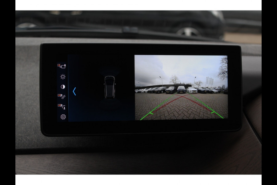 BMW i3 S iPerformance 94Ah 33 kWh / Full option! / Panoramadak / Camera / Keyless / 20'' / Warmtepomp / Harman Kardon / Apple CarPlay / DAB / Getint glas / Stoelverwarming / ACC