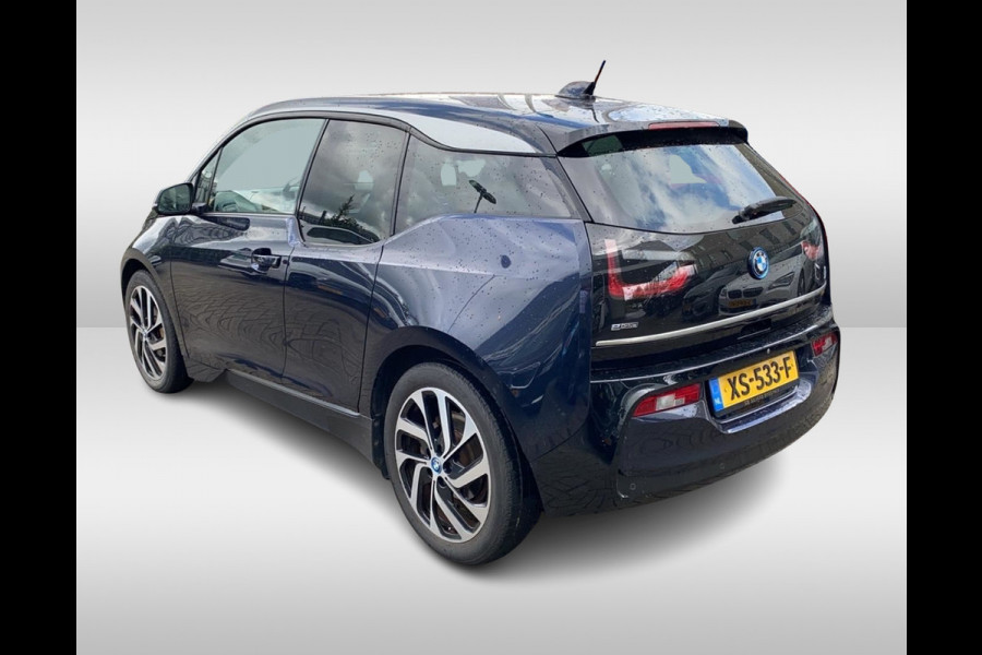 BMW i3 Basis 120Ah 42 kWh / Camera / Navigatie / 19'' / Harman Kardon / Stoelverwarming / Cruise Control / Warmtepomp / Getint glas