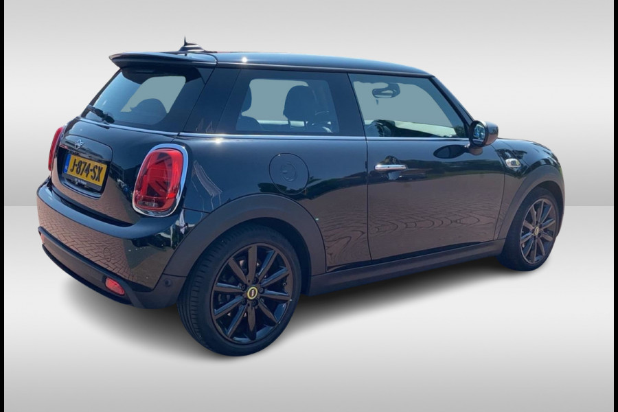 MINI Mini Electric Essential 33 kWh / Camera / Navigatie / 17'' / Half leder / Keyless / Virtual Cockpit / Stoelverwarming / DAB / Cruise Control