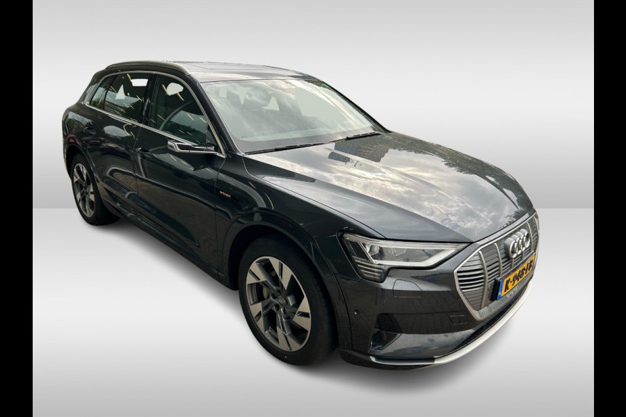 Audi e-tron e-tron 55 quattro advanced Pro Line Plus 95 kWh / Panoramadak / Camera / Head-up / 20'' / Luchtvering / B&O / Softclose / Keyless / DAB / Sportstoelen / Stoelverwarming / ACC
