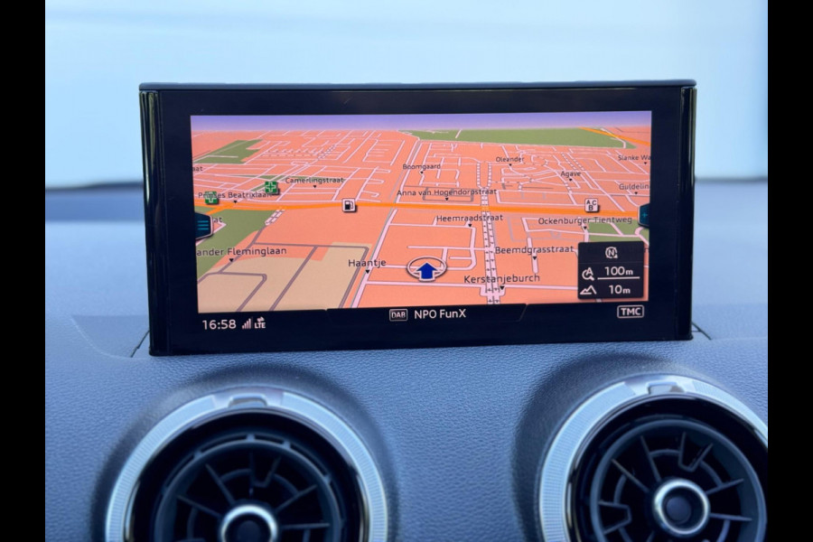 Audi Q2 35 TFSI S Edition Pano/Matrix/Alcantara