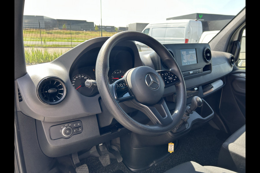 Mercedes-Benz Sprinter 314 CDI RWD L2 H2 MBUX / 360 Camera / Navigatie / Airco / Parkeersensoren / 270 Graden achterdeuren
