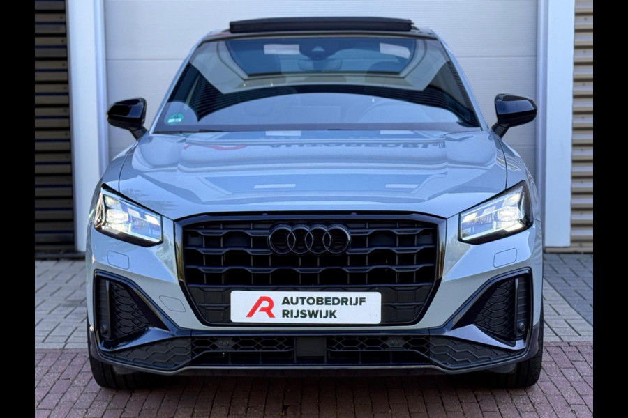 Audi Q2 35 TFSI Edition one Pano/Matrix/Leer/Dodehoek