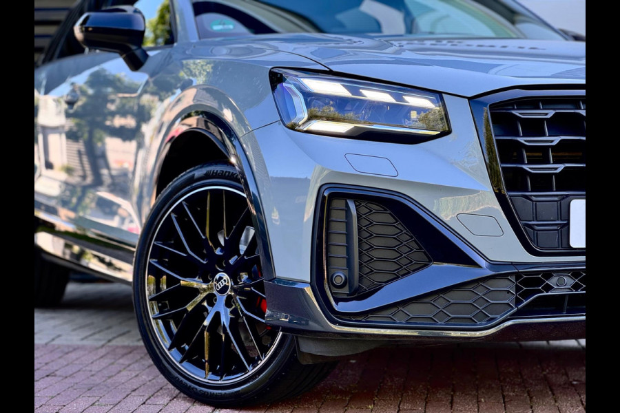 Audi Q2 35 TFSI Edition one Pano/Matrix/Leer/Dodehoek