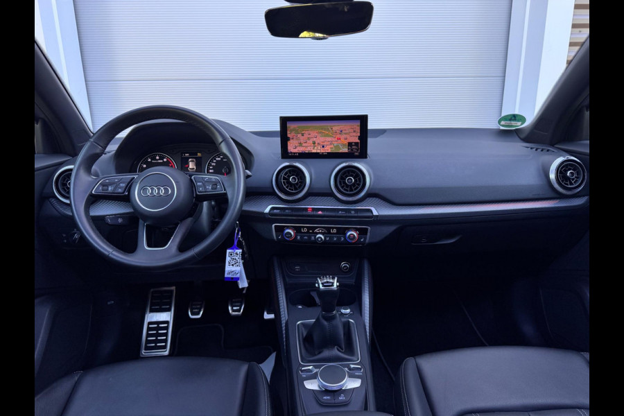 Audi Q2 35 TFSI Edition one Pano/Matrix/Leer/Dodehoek