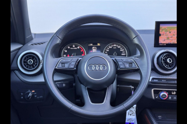 Audi Q2 35 TFSI Edition one Pano/Matrix/Leer/Dodehoek