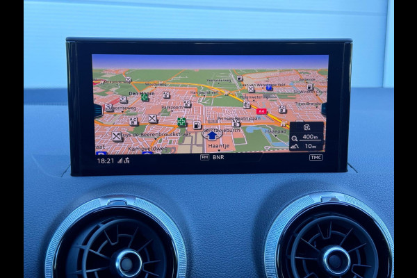 Audi Q2 35 TFSI Edition one Pano/Matrix/Leer/Dodehoek