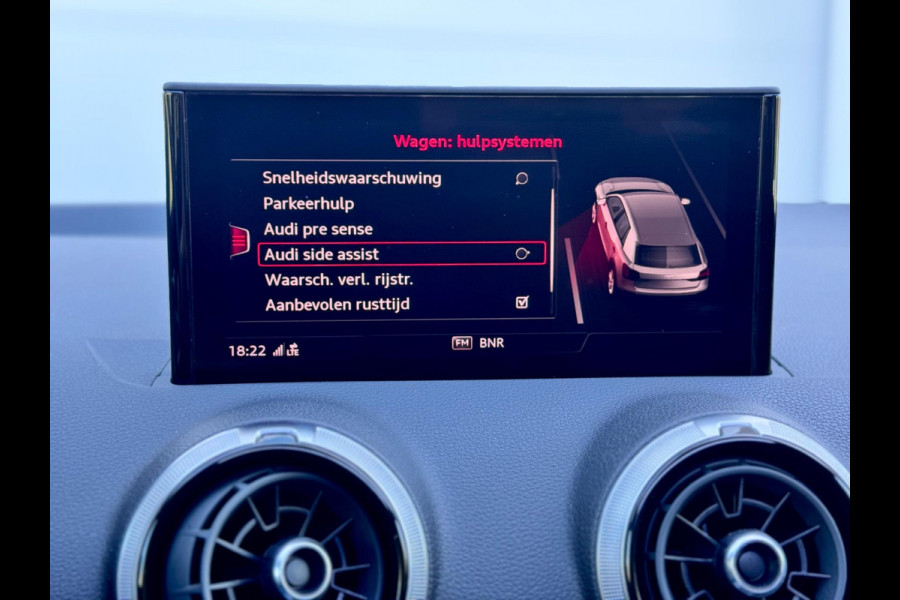 Audi Q2 35 TFSI Edition one Pano/Matrix/Leer/Dodehoek